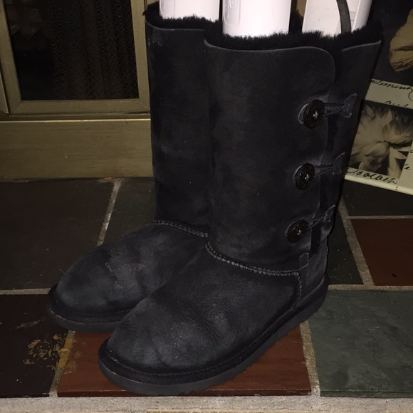 ugg bailey button black